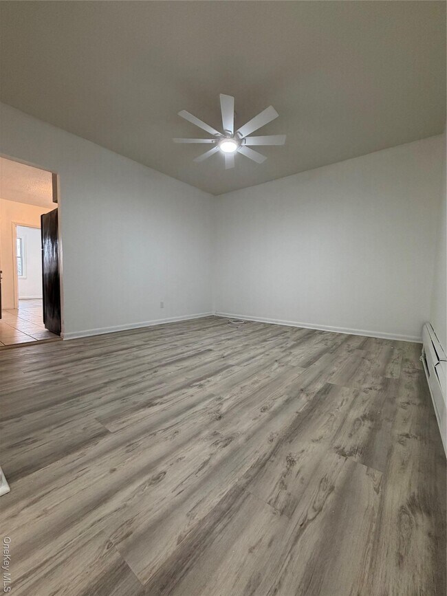 Building Photo - 122-15 11th Ave