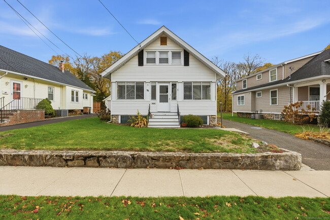 Building Photo - 41 Sterling Pl