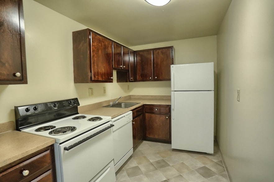 Berkshire Tower Apartments - Berkshire Towers