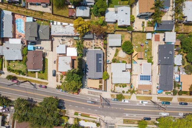 Building Photo - 1460 Yosemite Dr