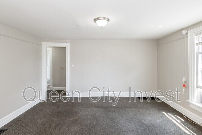 Building Photo - 115 E Foraker St