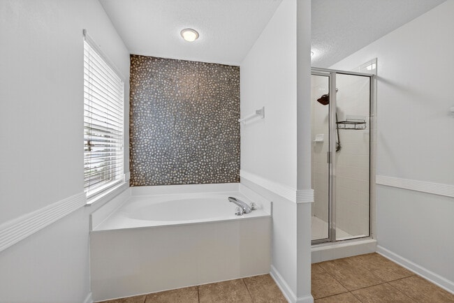 Building Photo - 112 Kildrummy Ct