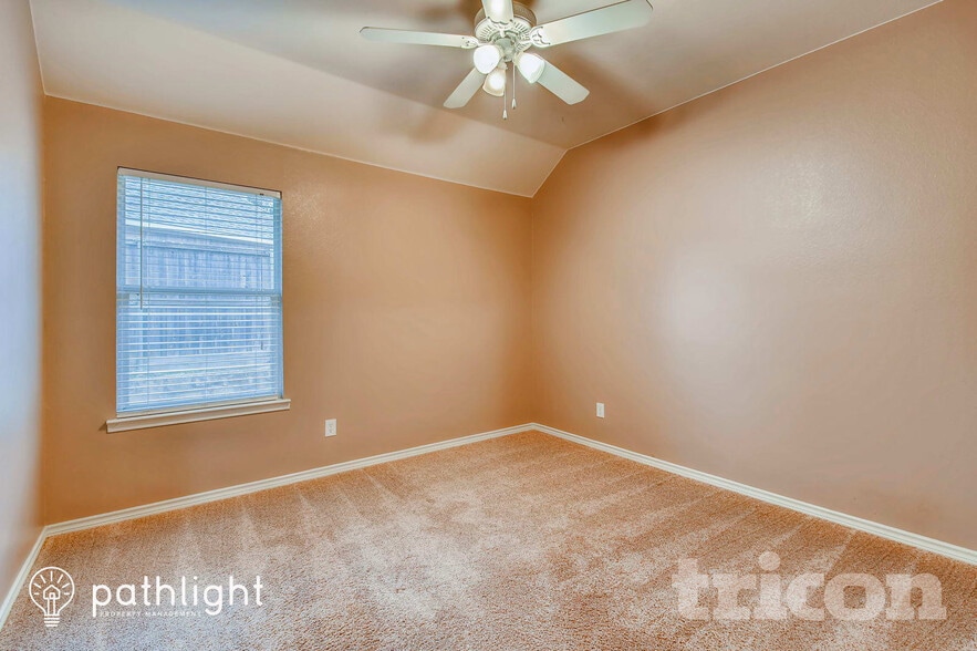 Building Photo - 2921 Gabriel Dr