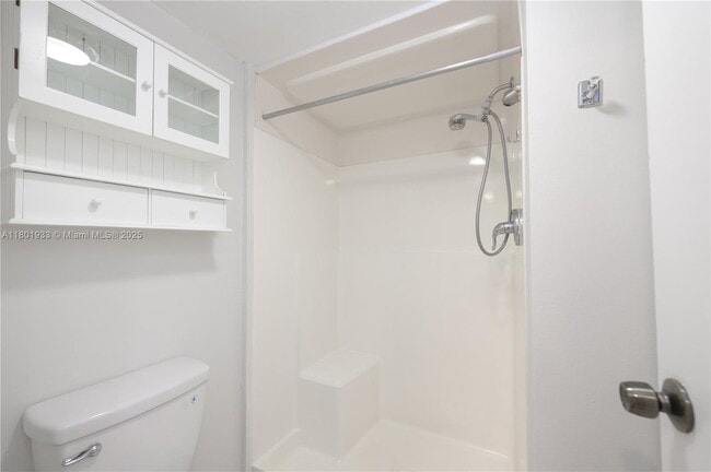 Building Photo - 6518 Miami Lakes Dr