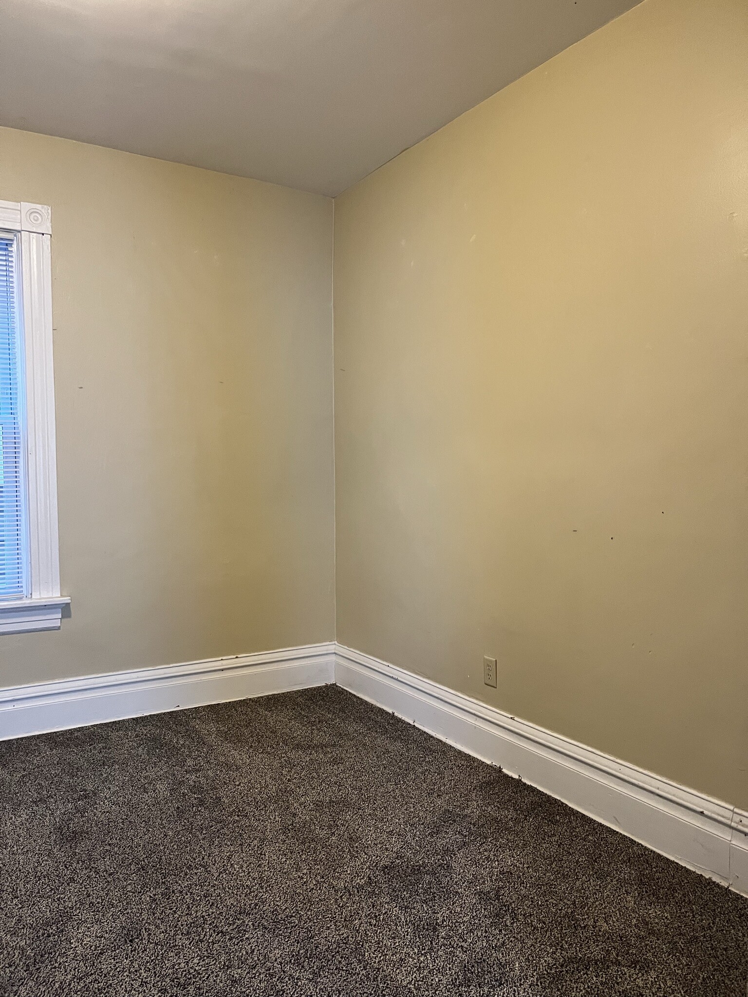 Building Photo - 2139 S Aldrich St