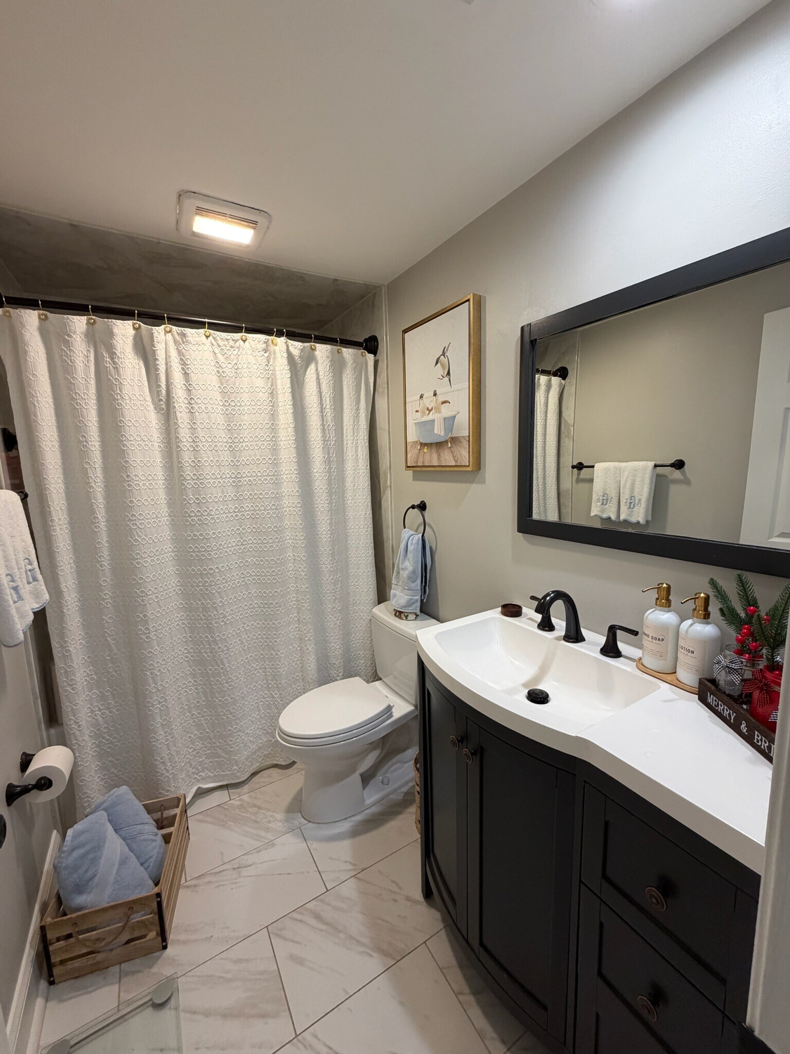 Building Photo - 7602 Lakeside Village Dr