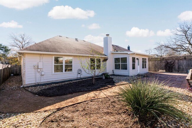 Building Photo - 8104 Doe Meadow Dr