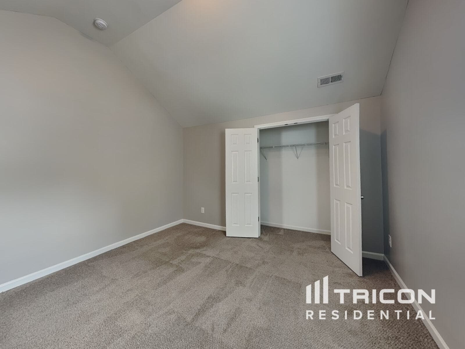 Building Photo - 851 Red Oak Tree Dr