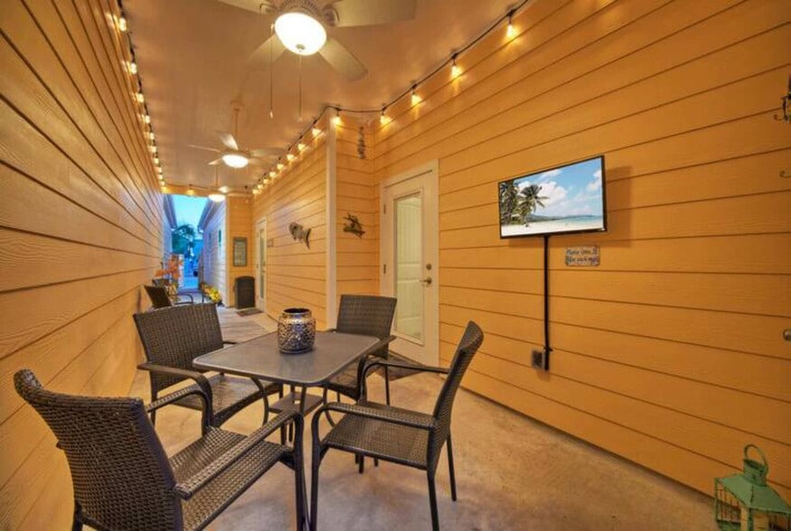 Building Photo - 2212 TX-361