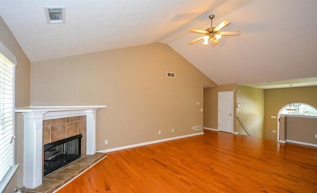 Building Photo - 4166 Round Stone Dr