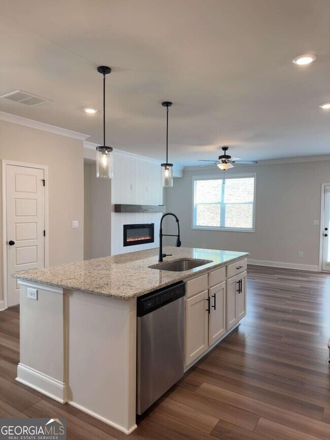 Building Photo - 4695 Cypress Pk Dr
