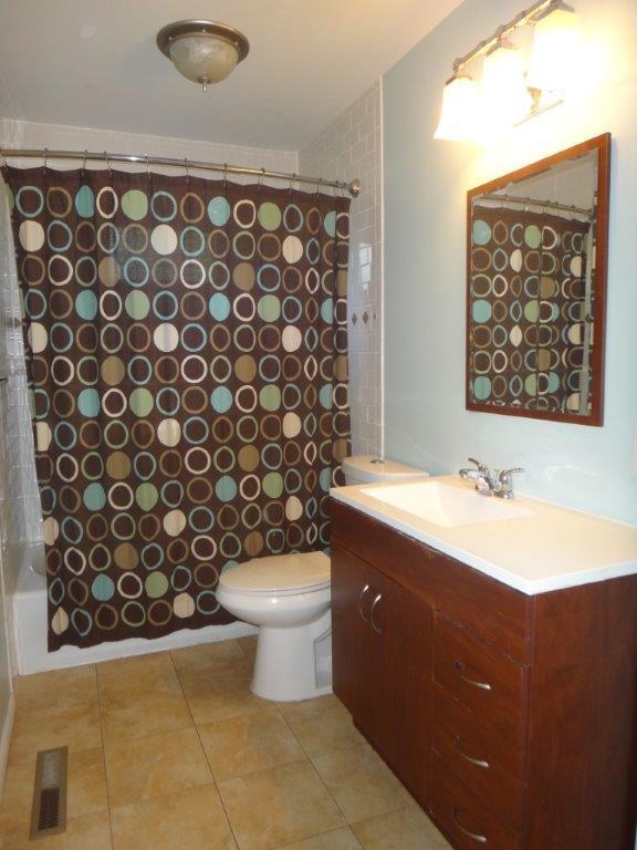 Building Photo - Great 3 bedroom with full basement!
