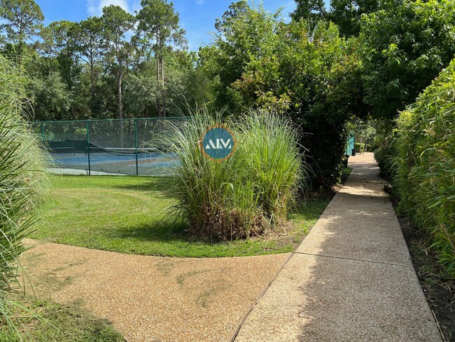 Building Photo - Two-bedroom villa at Three Mast Lane, reno...