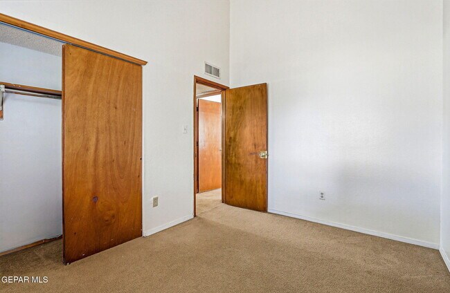 Building Photo - 10902 Yogi Berra Cir
