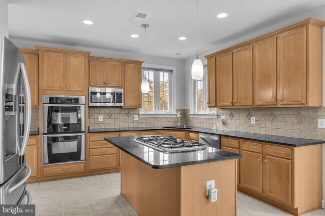 Building Photo - 22855 Oakgrove Rd