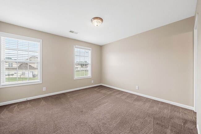 Building Photo - Two Bedroom in Governor's Crossing!