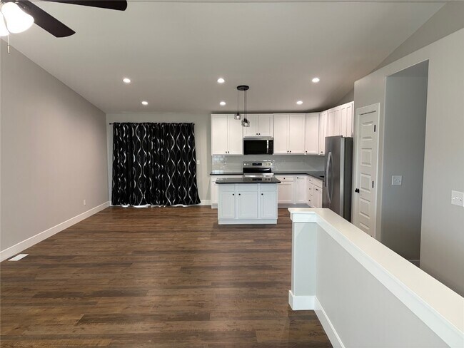 Building Photo - 1158 Marathon Dr