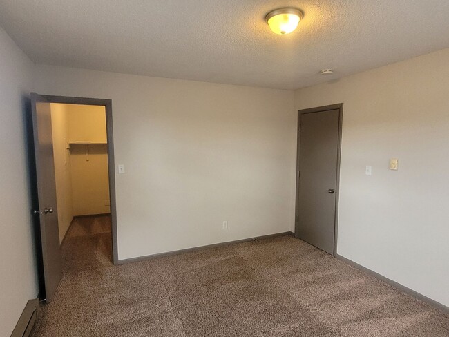 Building Photo - 3 Bed One Bath House