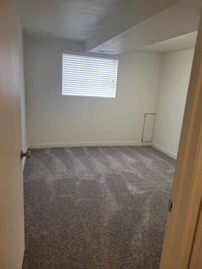Building Photo - 1765 W 400 N