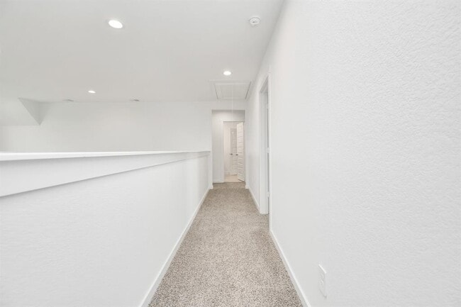 Building Photo - 3843 Pierce Pl Ln