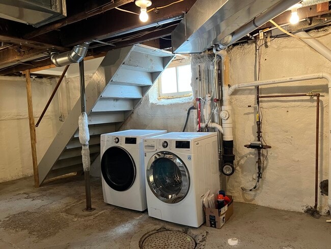 Building Photo - 310 2nd St