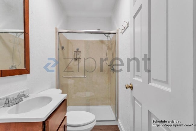 Building Photo - 1008 92nd Ave