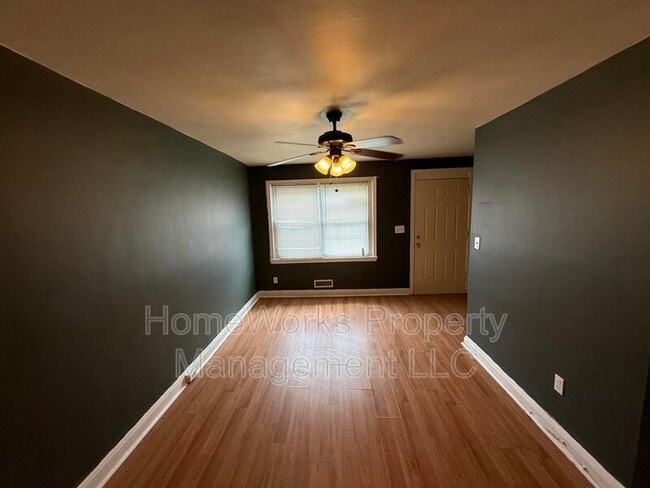 Building Photo - 3844 Elmley Ave