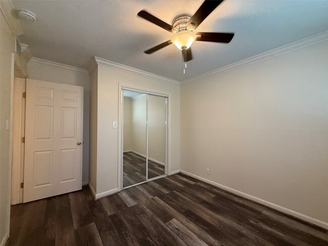Building Photo - 1530 Heights Blvd