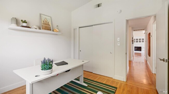 Building Photo - 6131 Batesole Dr