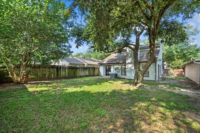 Building Photo - 7752 High Village Dr