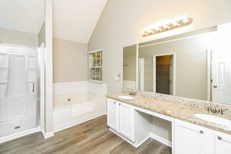 Building Photo - 4631 Glider Cir