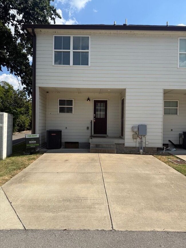 Building Photo - FOR RENT - Beautiful Modern Townhouse in Madison
