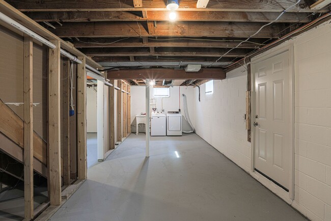 Building Photo - 5319 Plainfield Ave
