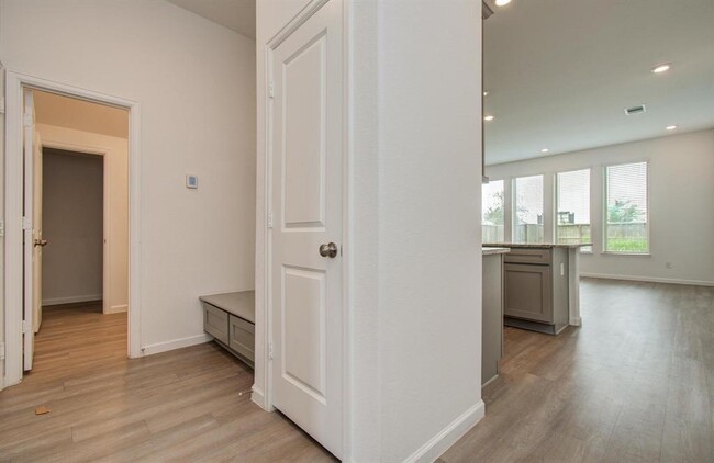 Building Photo - 4138 Balboa Dr