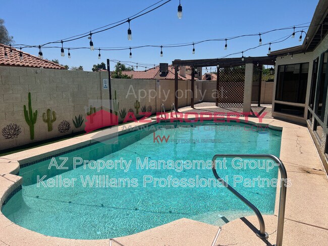 Building Photo - 5431 W Cochise Dr