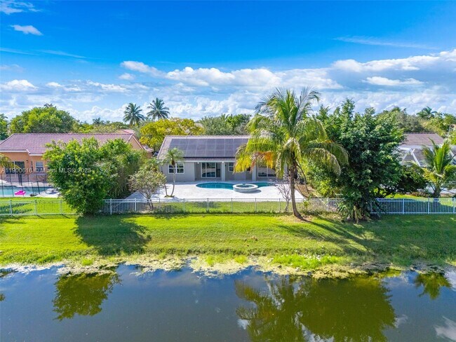 Building Photo - 425 SW 198th Terrace