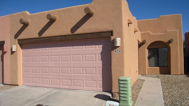 Primary Photo - 2BR/1BA/2GA, 1039 sq.ft. rental in Sierra ...