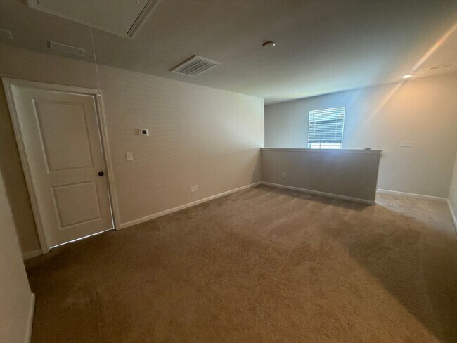 Building Photo - 70 Parkwood Ct