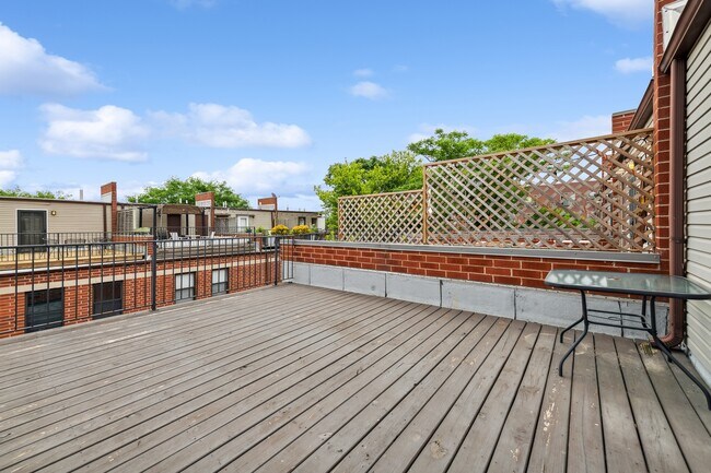 Building Photo - 1816 N Spaulding Ave