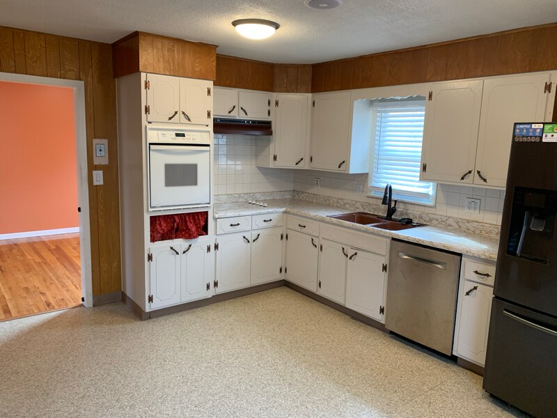 Building Photo - 624 NE 39th Terrace