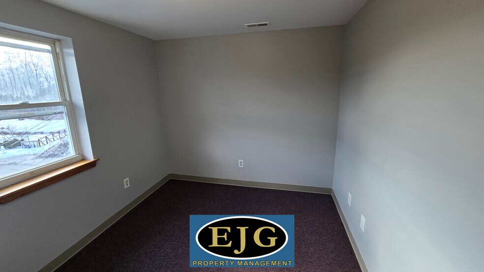 Building Photo - 26 Ledge St