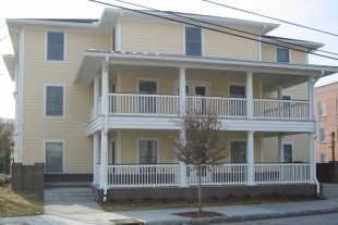 Building Photo - Kings Crossing