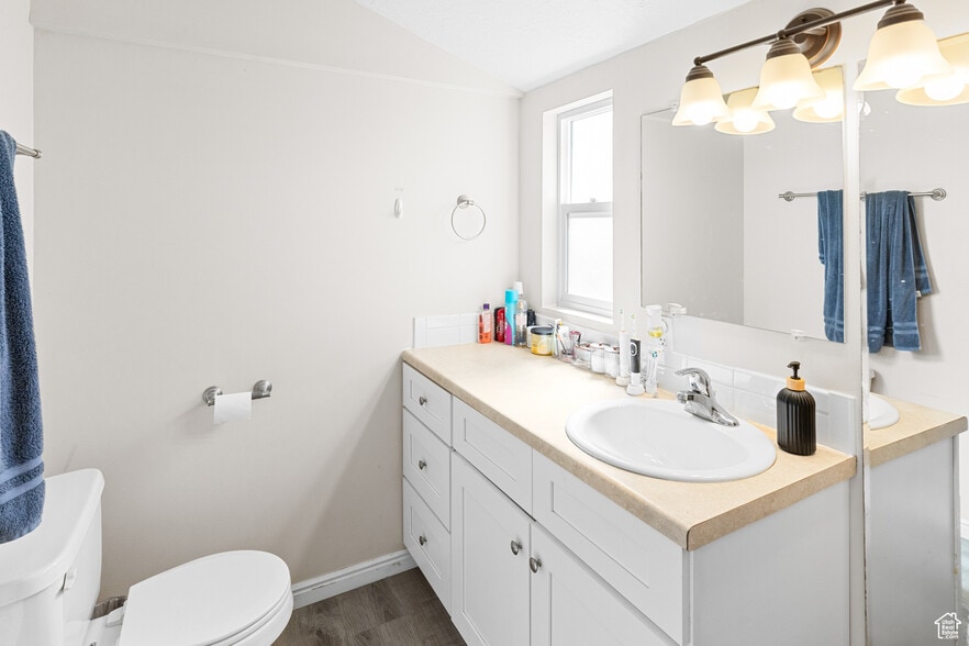 Building Photo - 389 S 200 E St