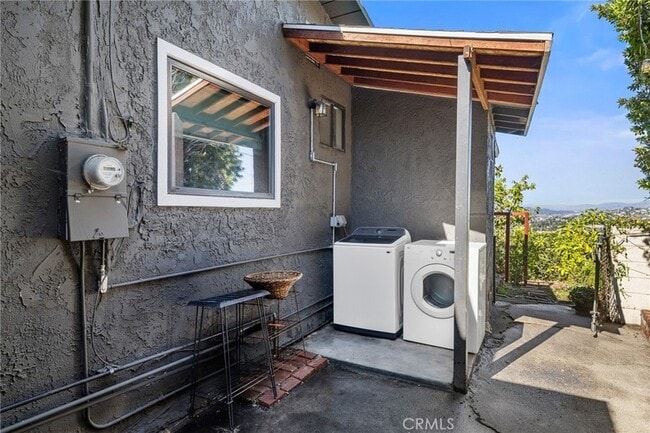 Building Photo - 3732 Dwiggins St