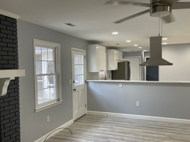 Building Photo - 203 Wemberly Dr