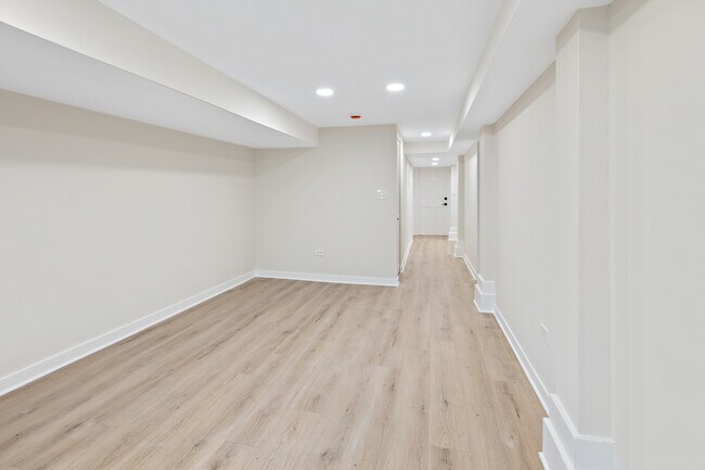 Building Photo - 4737 N Kildare Ave