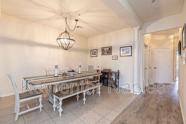 Building Photo - 12862 Carrington Cir