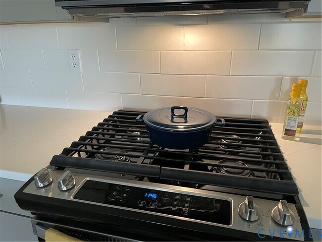 Building Photo - 6900 Sunrise Oasis Ln