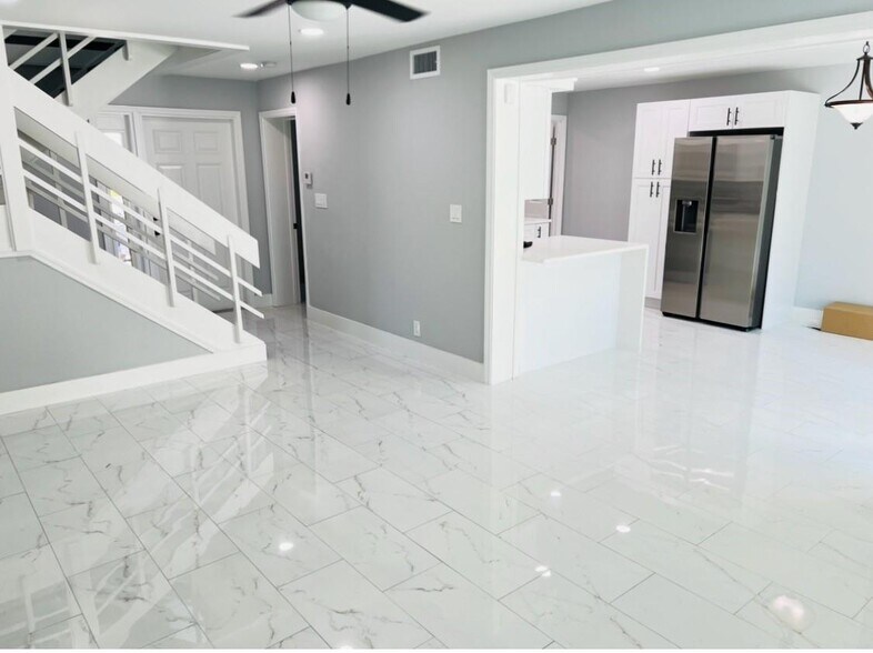 Building Photo - 314 Sunshine Dr