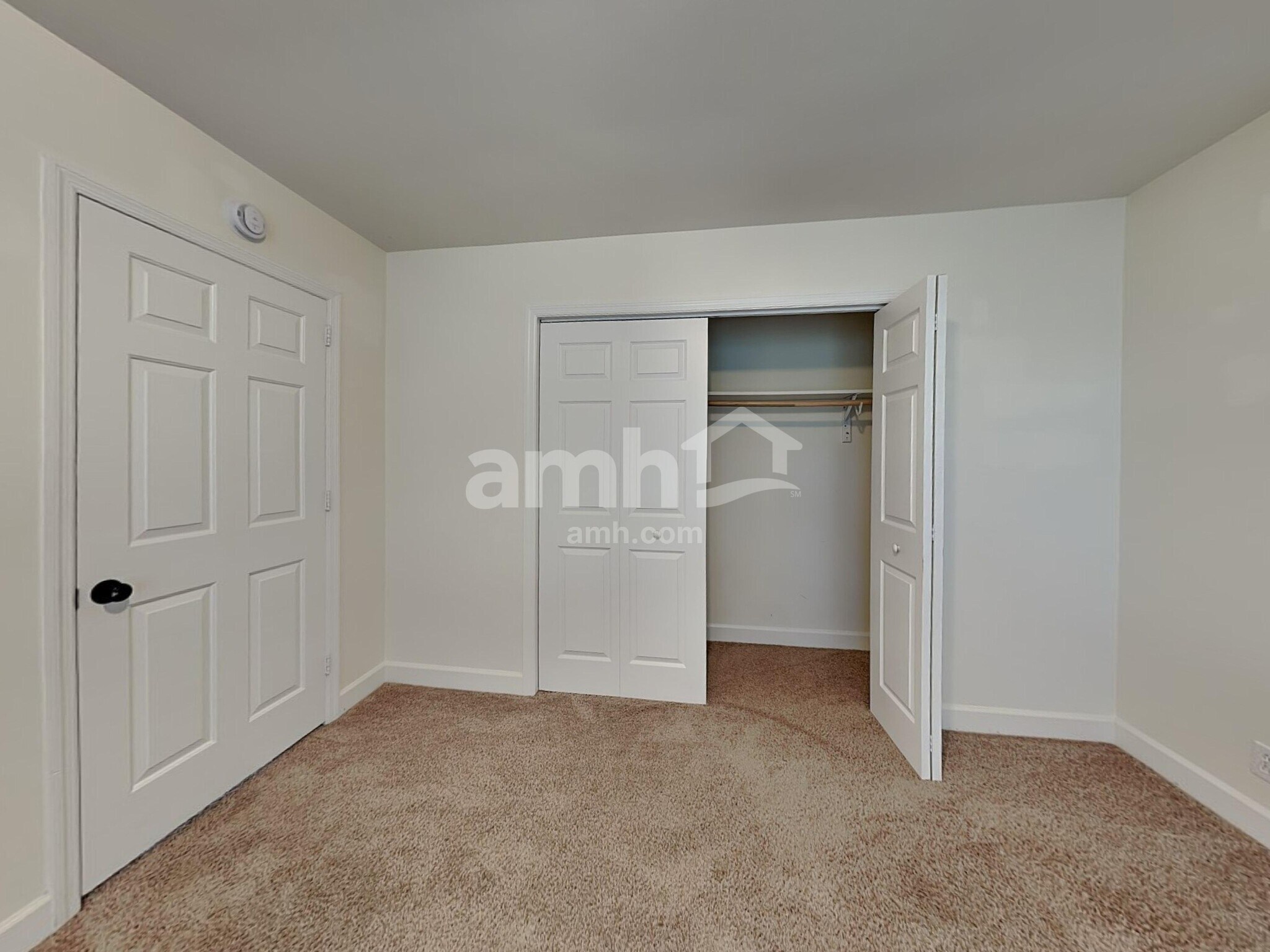 Building Photo - 7012 Poplar Creek Trce